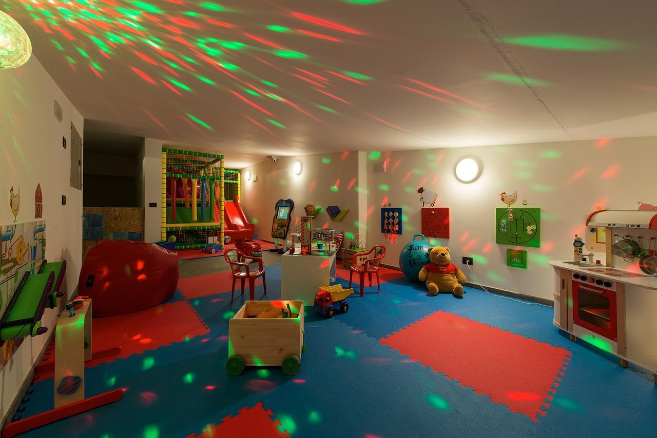 Hotel Sporting Family Hospitality Livigno Esterno foto