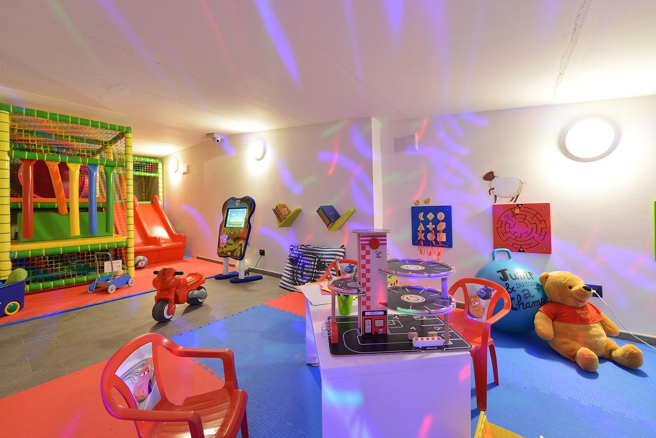Hotel Sporting Family Hospitality Livigno Esterno foto